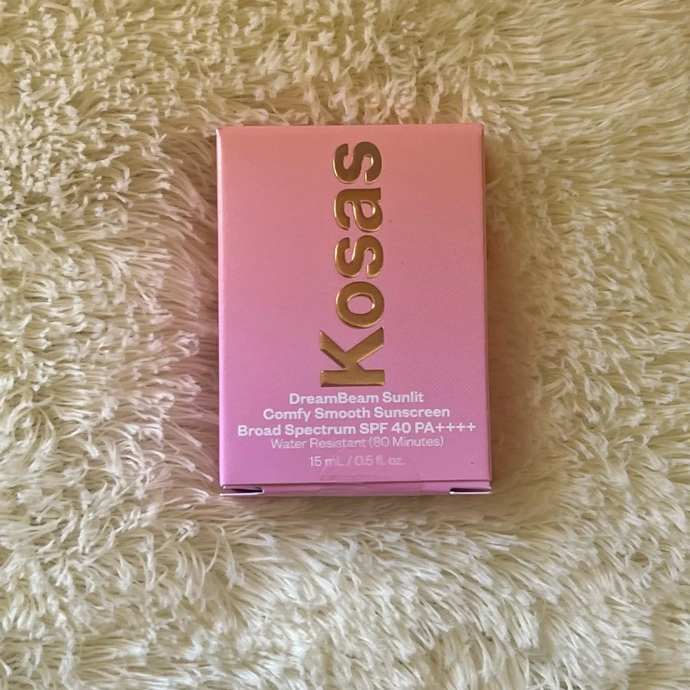 Kosas DreamBeam Sunlit Serum sunscreen SPF 40 - - Picture 3 of 5